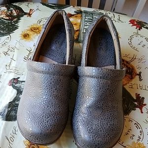 BOC clogs